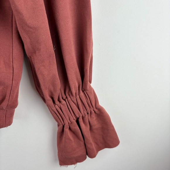 Anthropologie Moon River Ruffle Cold Shoulder Distressed Sweater Shirt Size XS - Picture 2 of 4